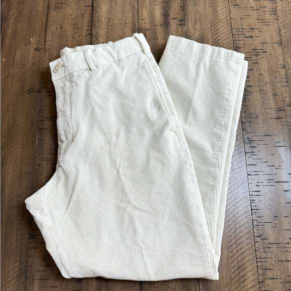Uniqlo Women's Cream Capris - Picture 2 of 12